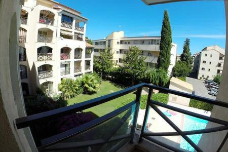Les Coralines Apartment Сен Максим Екстериор снимка