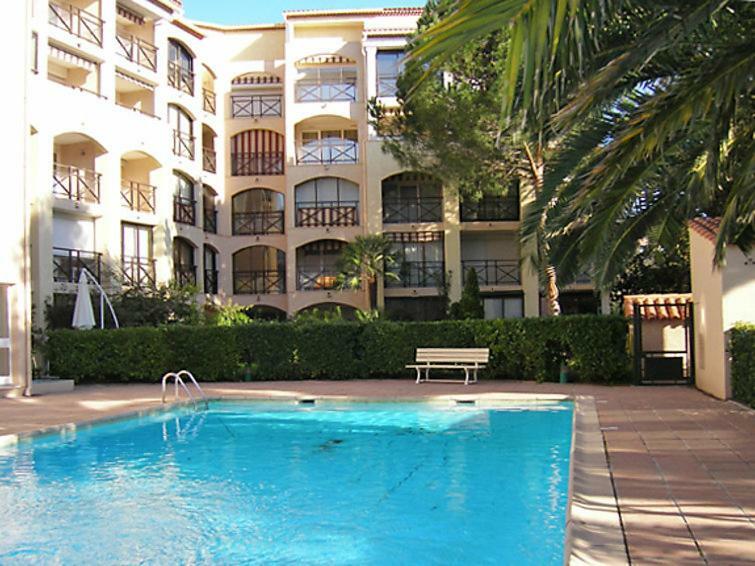 Les Coralines Apartment Сен Максим Екстериор снимка