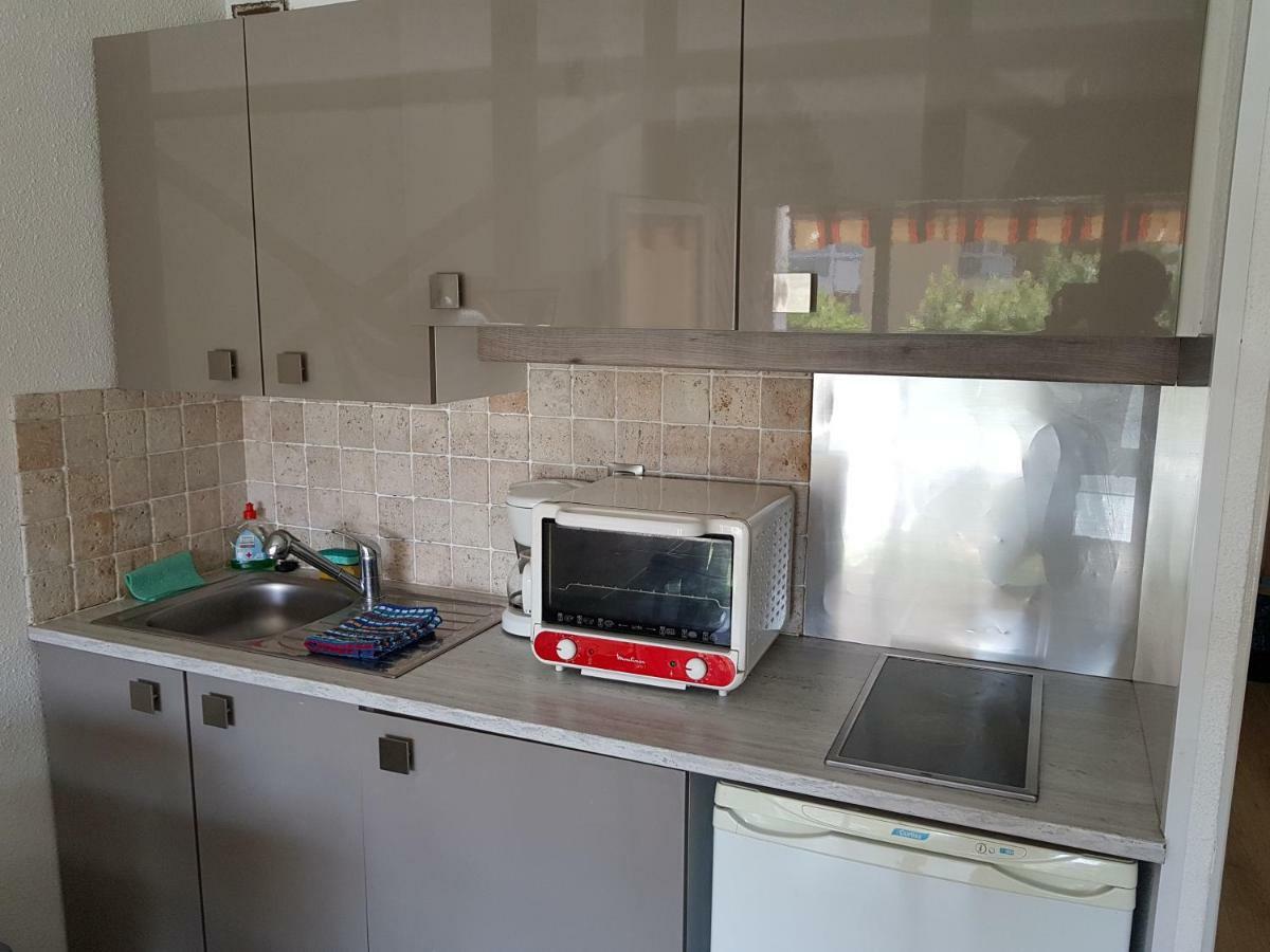 Les Coralines Apartment Сен Максим Екстериор снимка